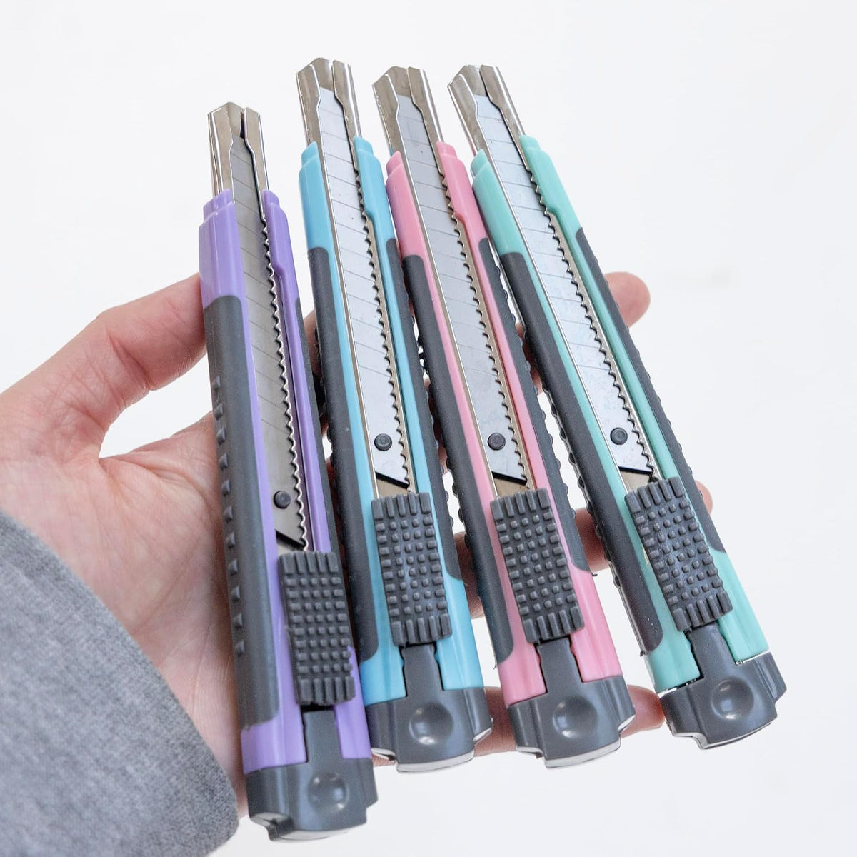 BAZIC Products 9 mm Snap-Off Utility Knife with Cushion Grip, 24-Box