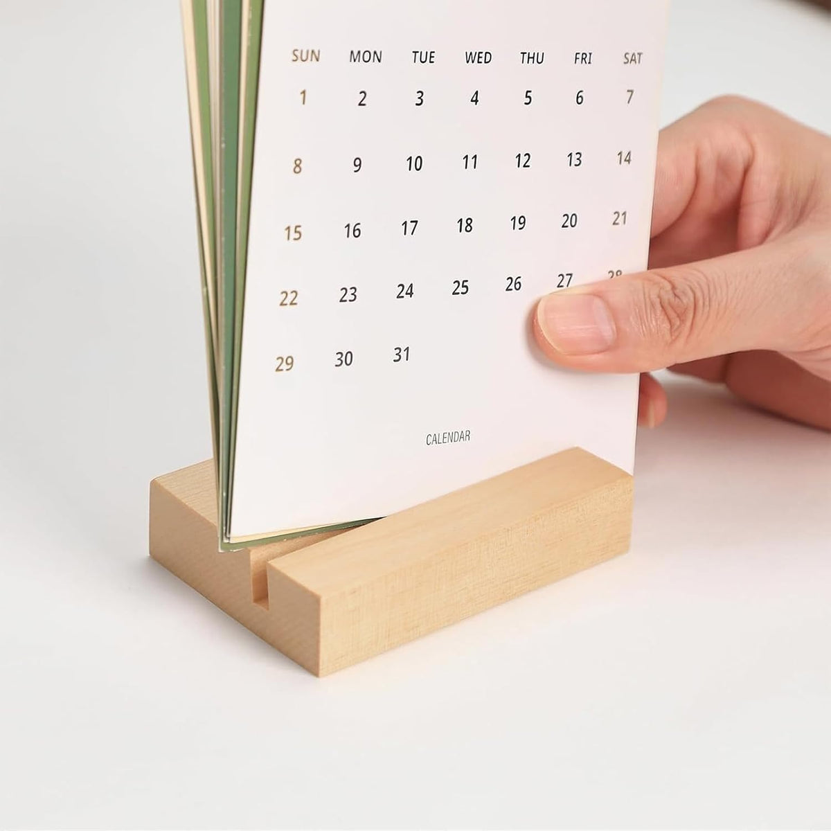 UNIQOOO 3.5" Birch Wood Stand for Monthly Desk Calendar, Wooden Block Base, Cardstock Holder, For Office Home Retail Reception Decor, Photo Display, 10 Pack