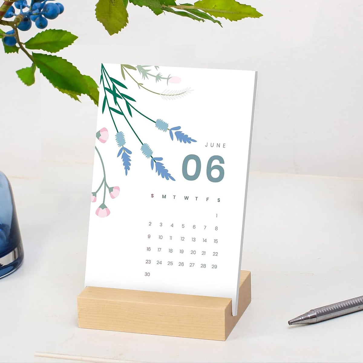 UNIQOOO 3.5" Birch Wood Stand for Monthly Desk Calendar, Wooden Block Base, Cardstock Holder, For Office Home Retail Reception Decor, Photo Display, 10 Pack