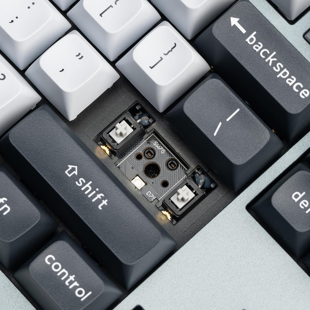 Keychron Q6 Pro Full Aluminum RGB Wireless Bluetooth Custom Mechanical Keyboard, Full-Size QMK/VIA Programmable Knob KSA Double-Shot PBT Keycap Hot-Swappable Red Switch, Mac Windows Linux - Grey