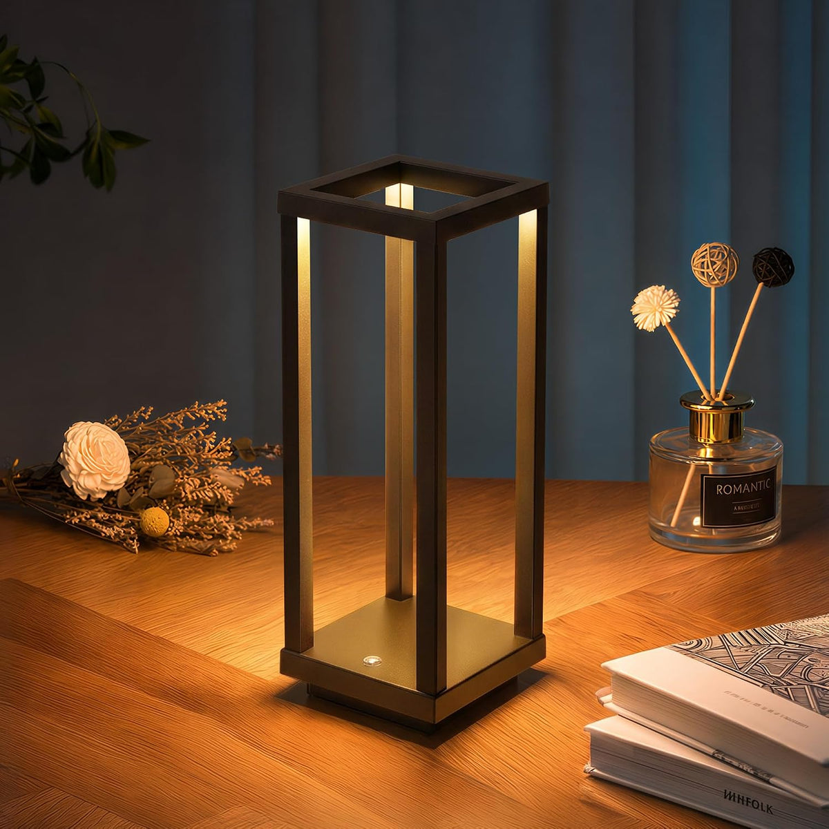 PUSU Cordless Waterproof Table Lamps, Black Outdoor Rechargeable Desk Lamp