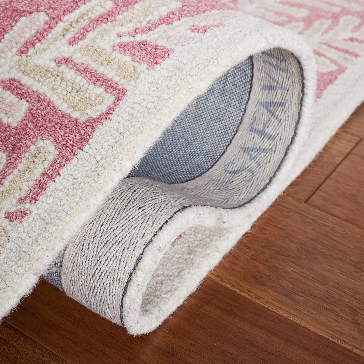 SAFAVIEH Capri Collection Area Rug - 5' Square, Pink & Ivory, Handmade Wool, Ideal for High Traffic Areas in Living Room, Bedroom (CPR208R)