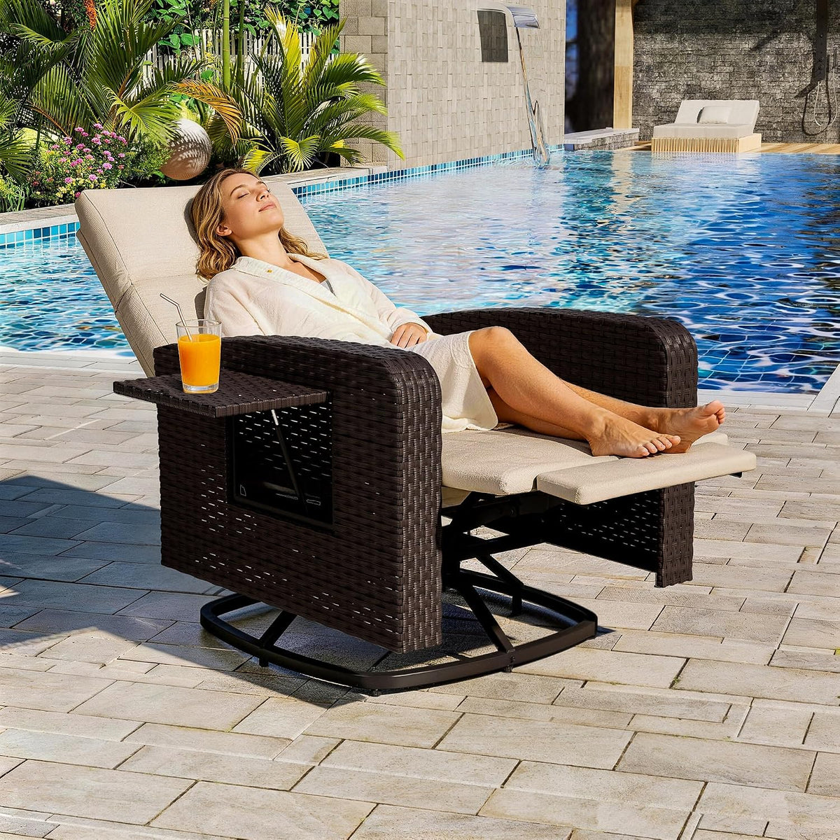 Outdoor Swivel Recliner Chair,Dual-Adjust Outdoor Patio Chair with Adjustable Backrest and Footrest,Wicker Patio Chair with Flip-Up Table for Living Rooms,Pools,Balconies,patios,courtyards
