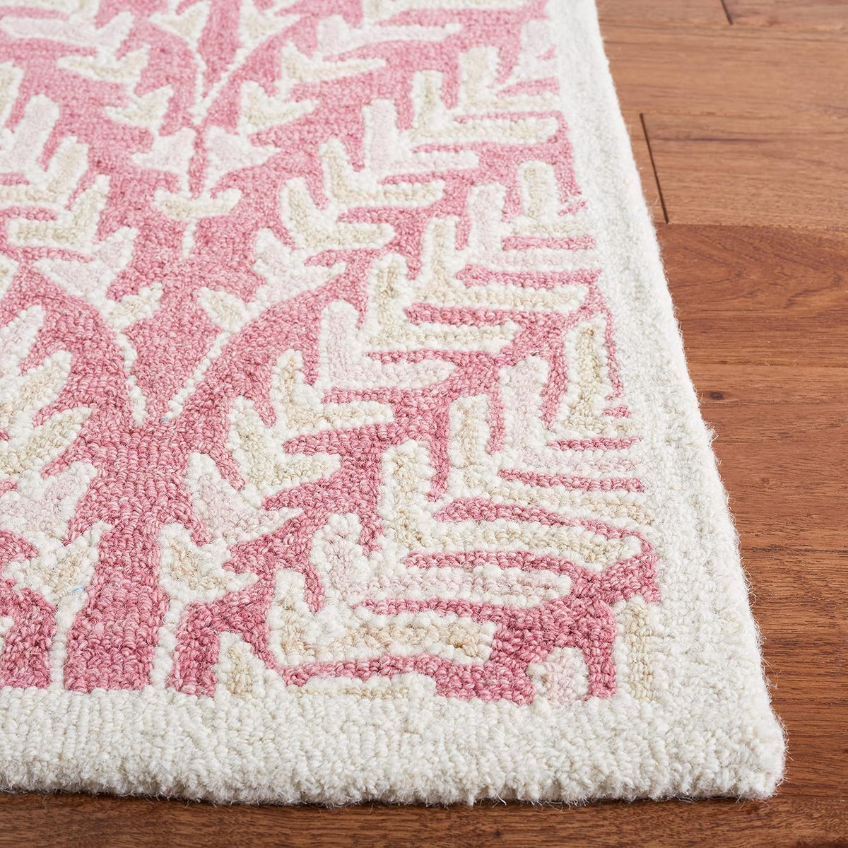 SAFAVIEH Capri Collection Area Rug - 5' Square, Pink & Ivory, Handmade Wool, Ideal for High Traffic Areas in Living Room, Bedroom (CPR208R)